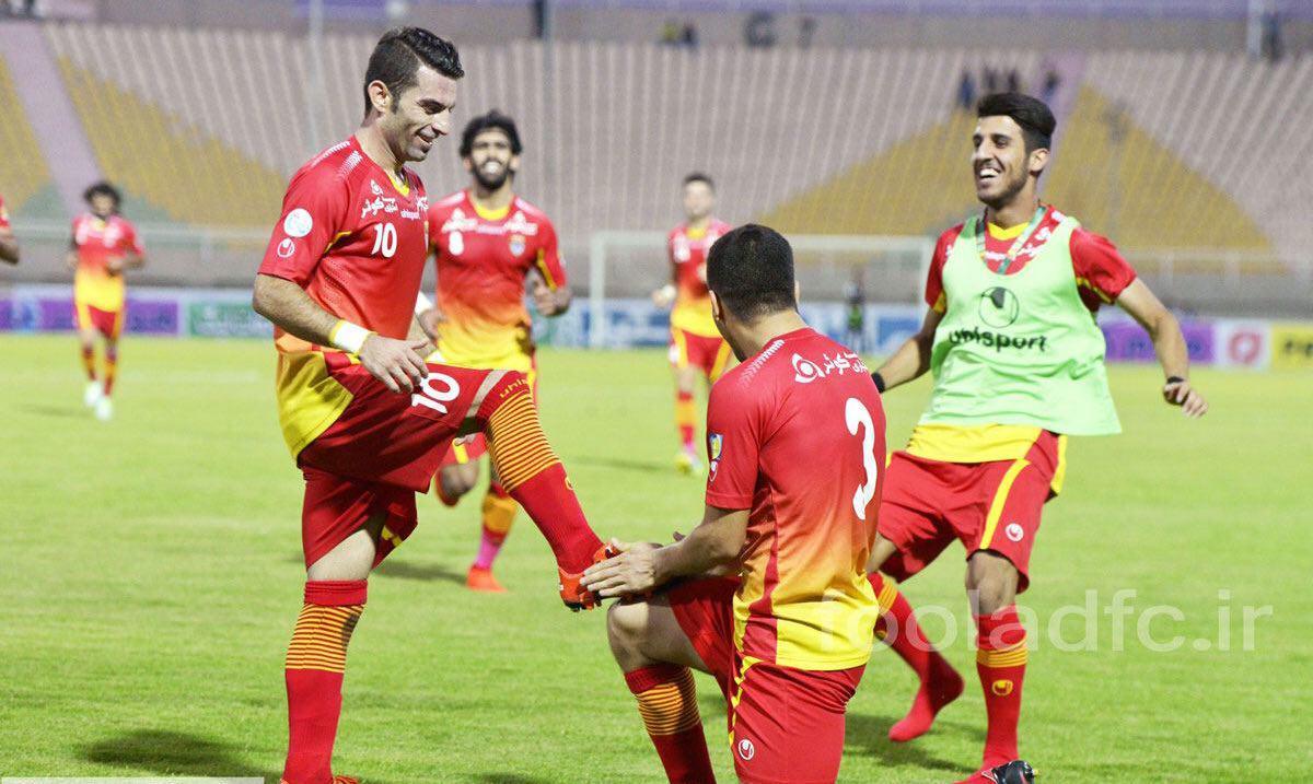 شادی‌ گل بامزه بازیکنان فولاد خوزستان بعد از زدن دو گل در کمتر از 5 دقیقه!