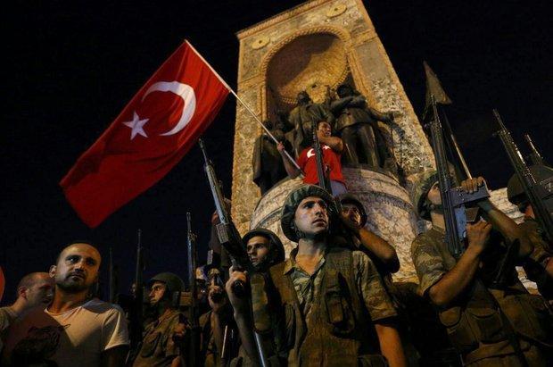 ترکش کودتای ترکیه دامن پرسپولیسی ها را گرفت