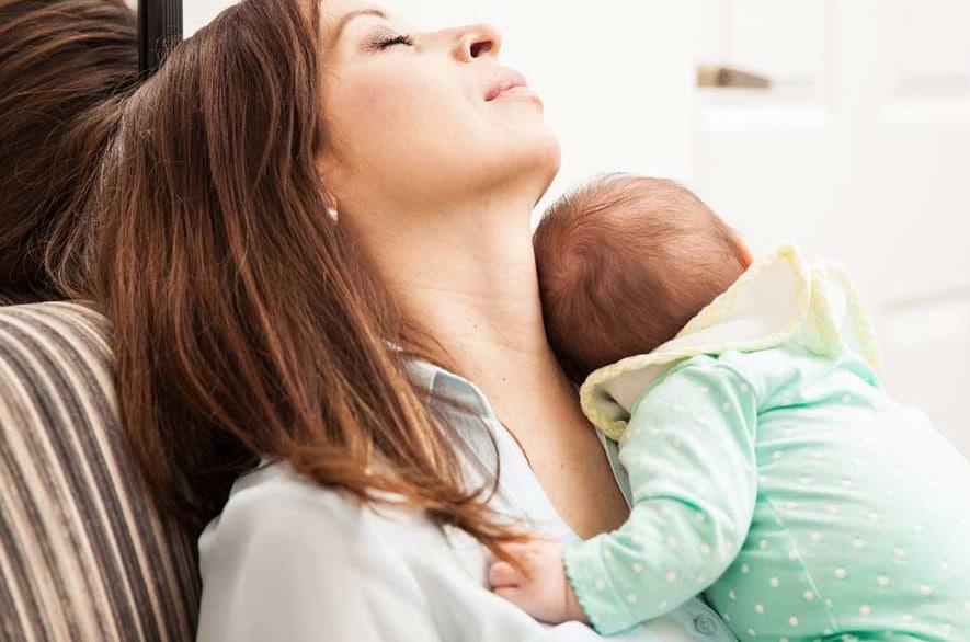 کمبود خواب مادران در دوران شیردهی