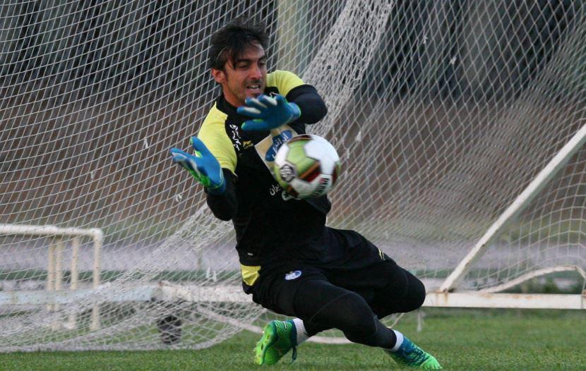 رحمتی،بهترین دروازه‌بان‌ فوتبال ایران در نیم فصل لیگ هجدهم