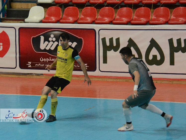 هفته دوم پلی اف به کام ایمان شیراز / سه گل سهم دو تیم در ورزشگاه پیروزی