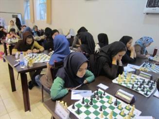 حجاب شطرنج‌بازان زن در مسابقات محدودکننده نیست