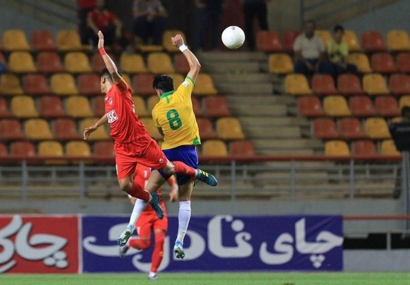  لیگ برتر فوتبال| برد گل‌گهر و تساوی فولاد و صنعت نفت در نیمه اول 