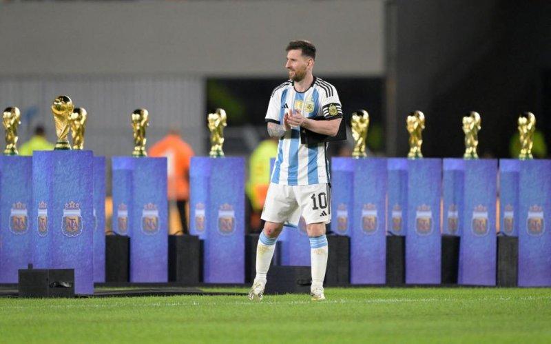 ادعای احترام به مسی به وسعت یک ملت / آرژانتین به لیونل تعظیم کرد!