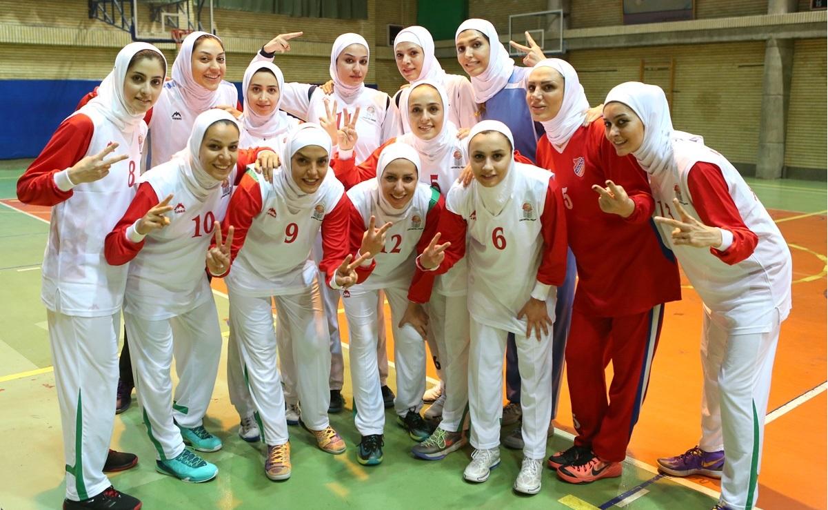 مشحون درخواست حضور بانوان با حجاب اسلامی را به رئیس فدراسیون جهانی بسکتبال داد