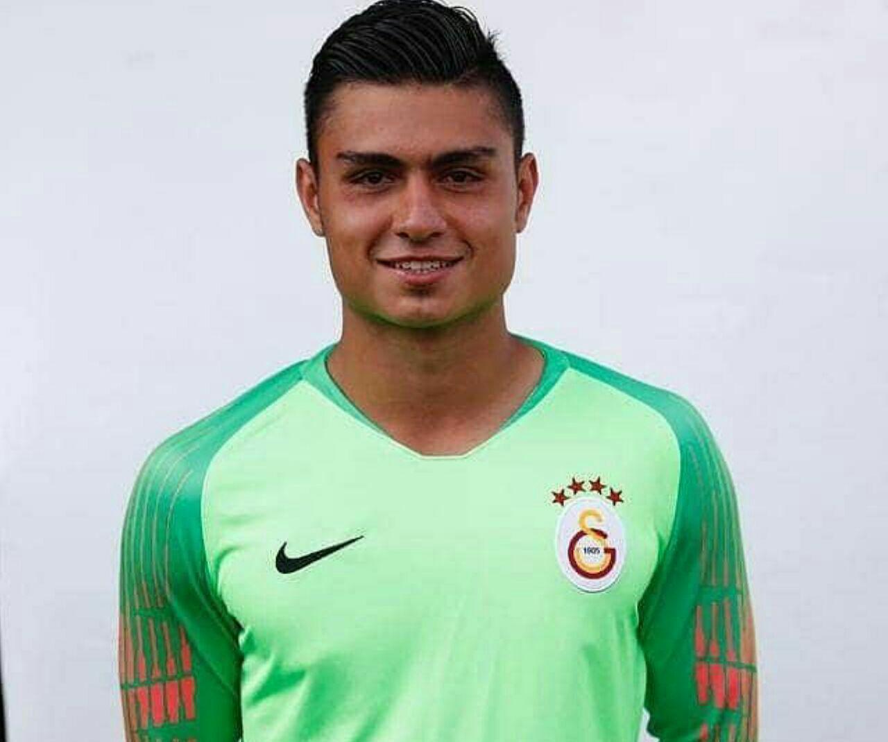 عقد قرارداد بازیکن ایرانی با باشگاه گالاتاسرای ترکیه (عکس)