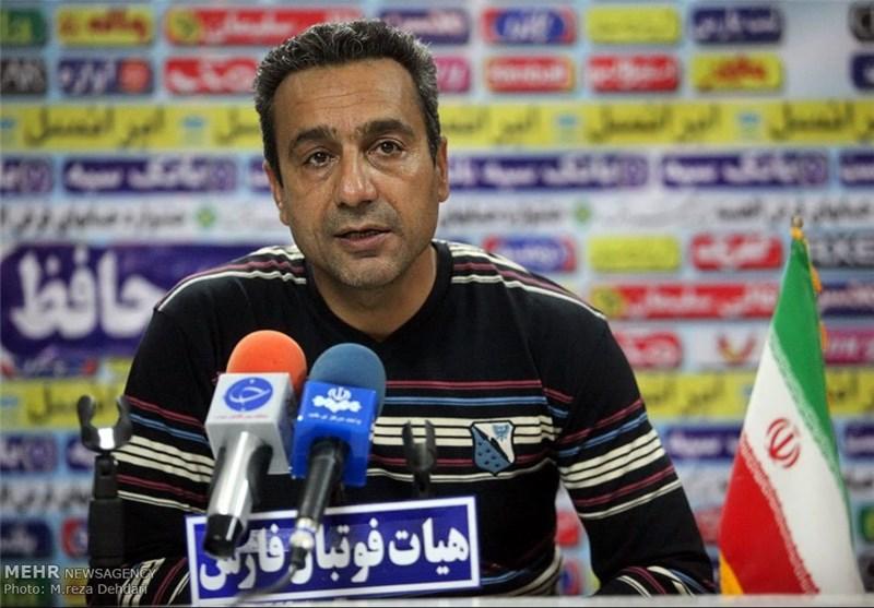 کلانتری: تا پایان فصل چالش‌های زیادی خواهیم داشت/ ورزشگاه حافظیه مانند قالی کرمان است 