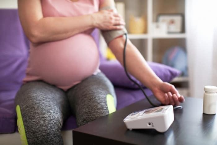 خطرات چاقی و بارداری زنان چاق برای نوزاد