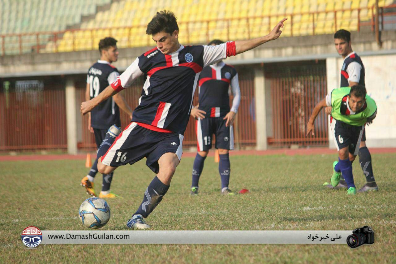 حامد اکبری به بازی با بادران نوین می رسد؟
