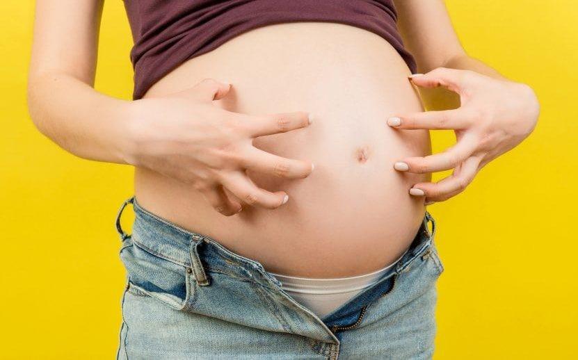 ۱۱ راه درمان خانگی و تسکین خارش پوست در بارداری
