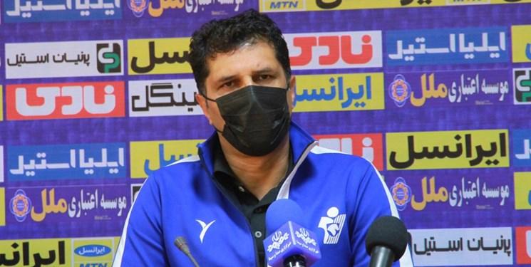  حسینی: به خاطر کیفیت بد زمین ها بازیکن مصدوم داریم/امیدوارم فردا داور عادلانه قضاوت کند 