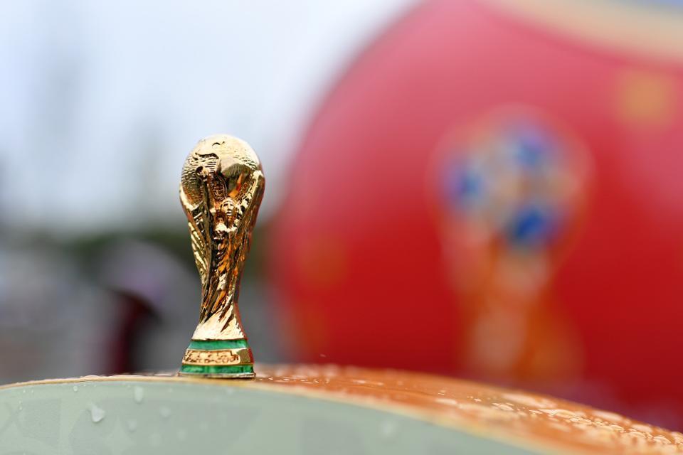 مراسم نمادین انتقال جام جهانی به قطر