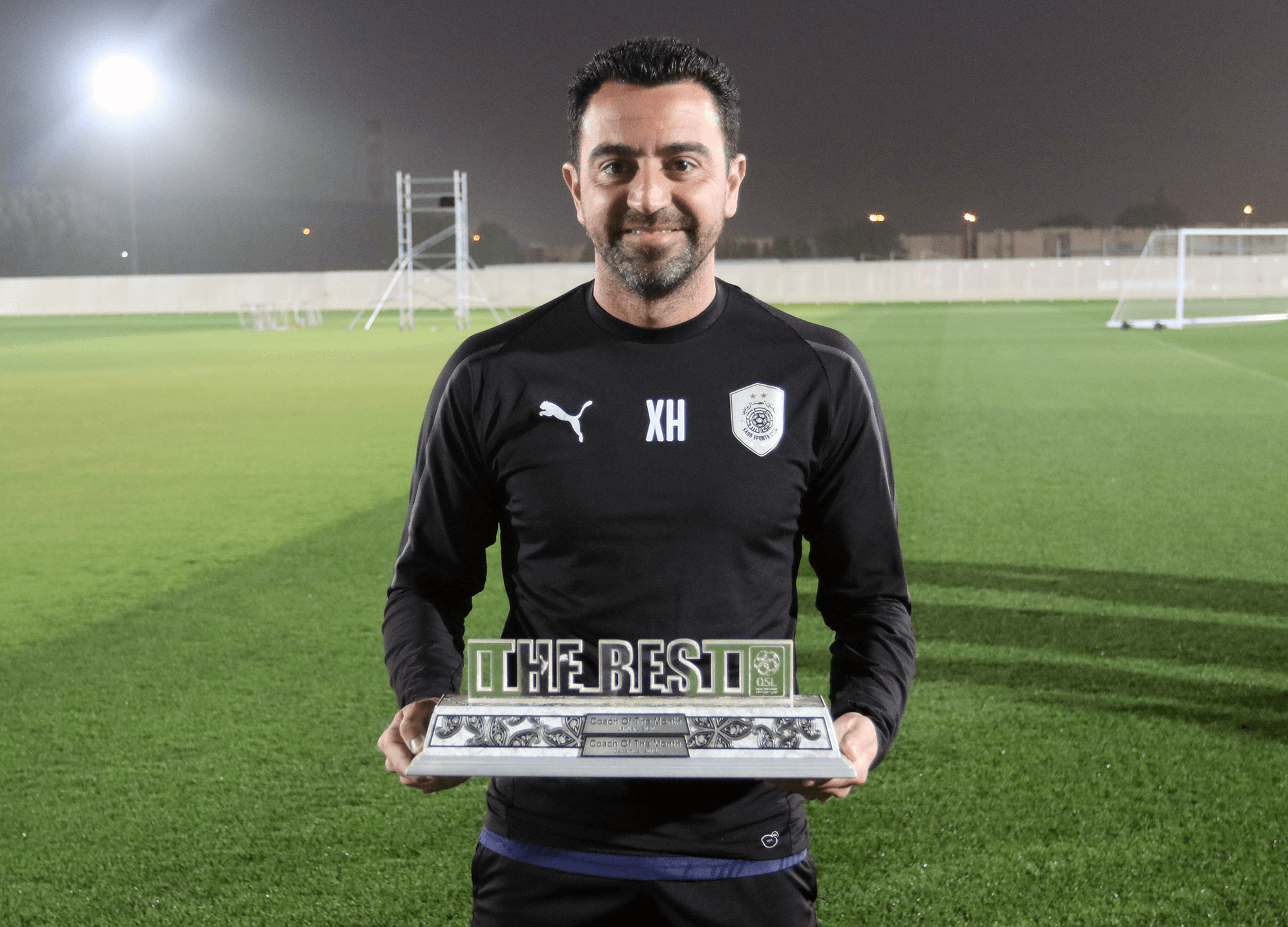 اهدای جایزه بهترین مربی ماه لیگ قطر به ژاوی
