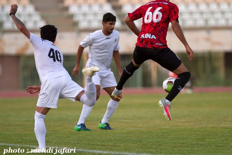 گزارش تصویری از بازی تیمهای خوشه طلایی ساوه و شاهین شهرداری بوشهر