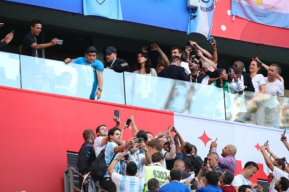  مارادونا برای حمایت از آرژانتین به ورزشگاه آمد