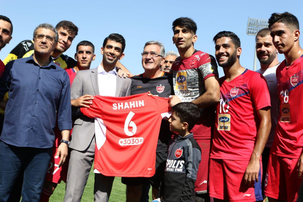 اختصاصی/ تمرین با نشاط پرسپولیس با حضور فوق ستاره ورزش ایران