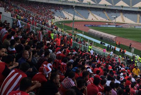 ادامه قهر بیرانوند با هواداران/ حضور ژوله و اسماعیل‌پور در ورزشگاه