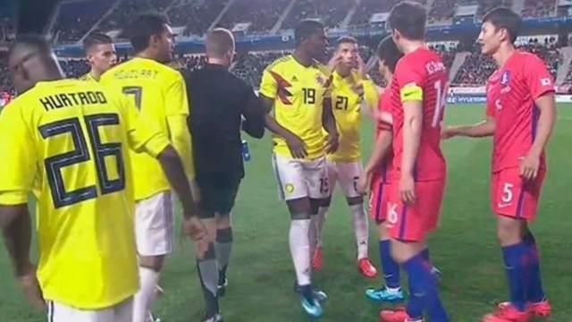 رفتار نژادپرستانه بازیکن تیم ملی کلمبیا در دیدار با کره جنوبی +عکس