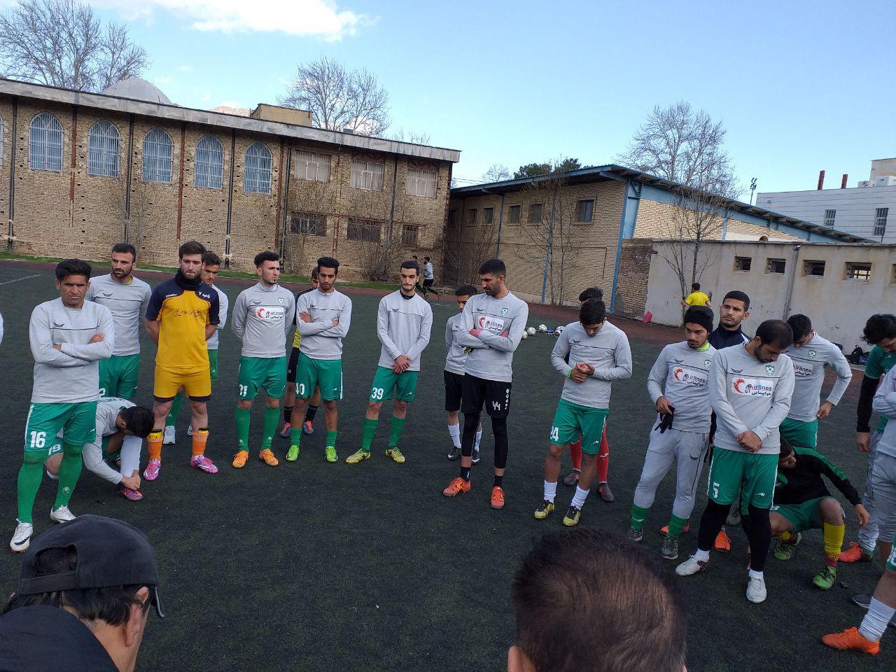 گزارش تصویری : تمرینات تیم خیبر خرم آباد زیر نظر مهرداد خادمی