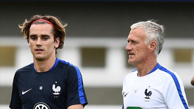 سرمربی تیم ملی فرانسه به افت عجیب گریزمان واکنش نشان داد