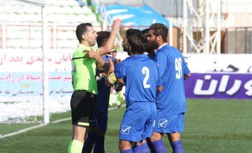 دستگیری دو داور فوتبال در بوشهر به جرم هواپیما‌ربایی