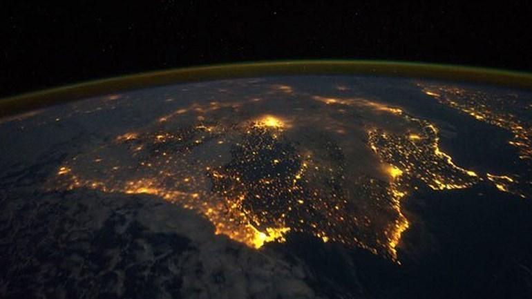 تبریک فضانورد ناسا به پرتغالی‌ها به سبک خودش + عکس