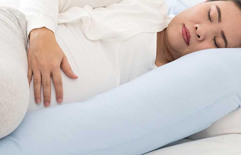 طرز خوابیدن زن باردار در سه ماهه دوم و سوم بارداری به چه صورت است؟