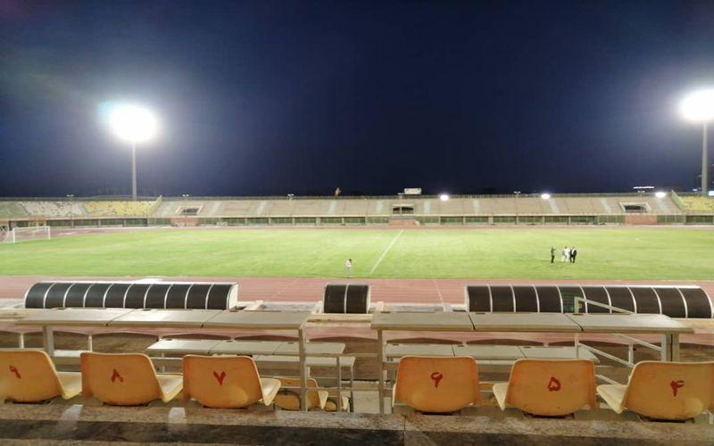 بررسی نور ورزشگاه باهنر کرمان برای میزبانی از بازی های مس در شب(عکس)