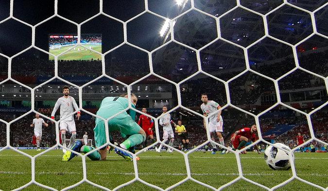 پایان نیمه اول/ برد پرتغال برابر اسپانیا با اشتباه عجیب دخه آ