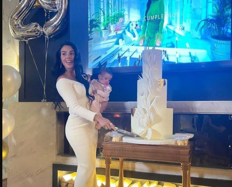  جشن تولد مجلل جورجینا در عربستان/ هدیه ویژه رونالدو به نامزدش +عکس