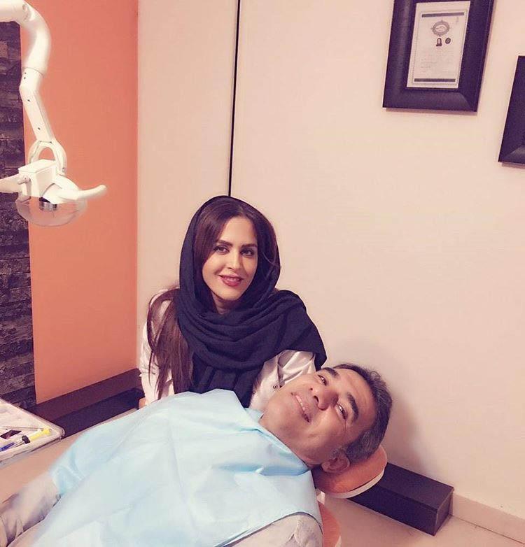عکس یادگاری عابدزاده با خانم دکتر در مطب!