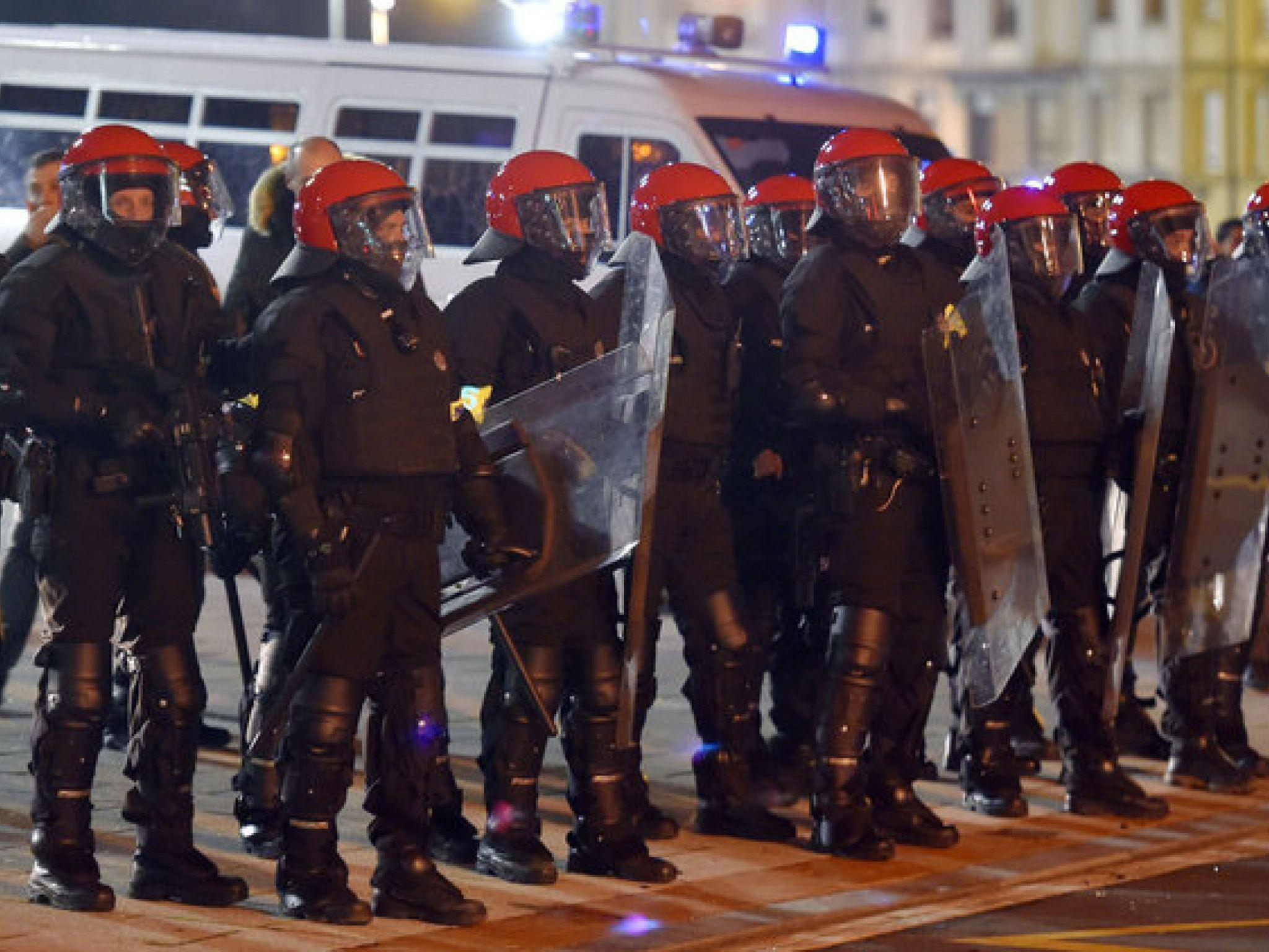  یک دقیقه سکوت به احترام پلیس کشته شده اسپانیایی 