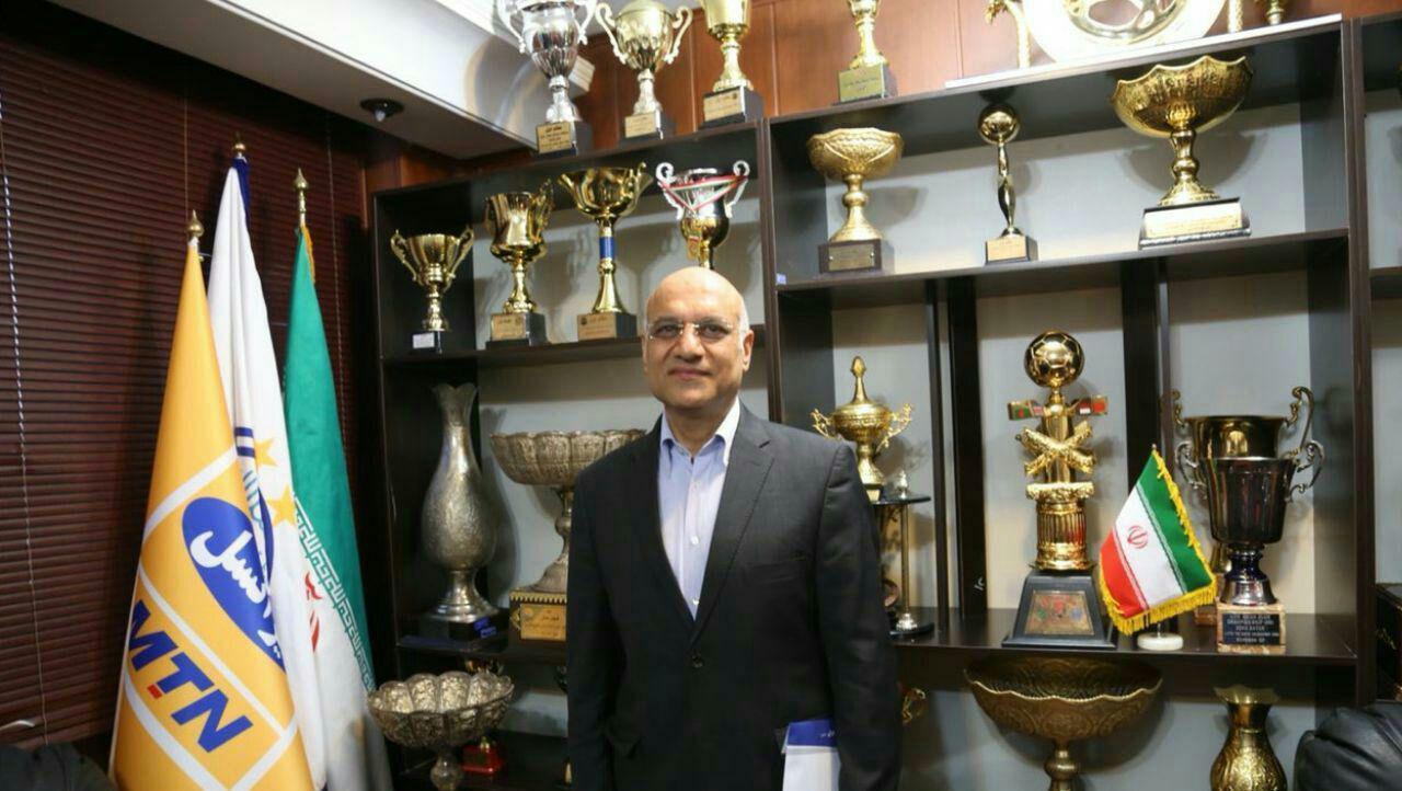 فتحی:آقای مجید حسینی اینجا استقلال است نه باشگاه دسته سومی!/افراد بدون رزومه باعث بستن چنین قراردادهایی شدند