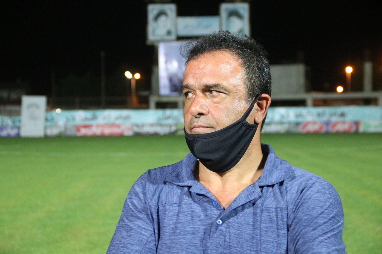 
مربی بادران تهران :عدم توجه بازیکنان بادران به صحبت های مربی دلیل شکست این تیم بود
