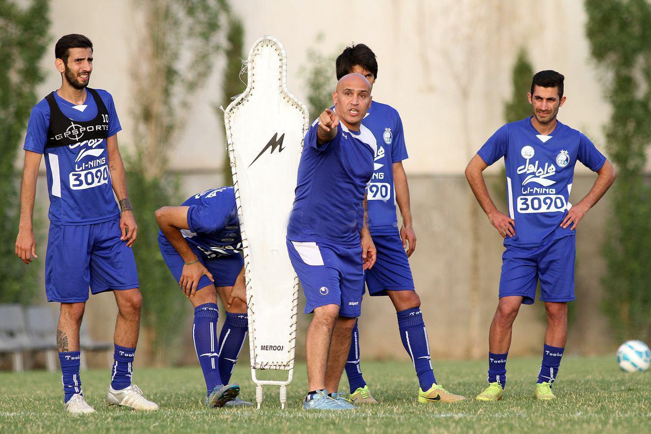 گزارش روز/بازیکنان استقلال حرف های منصوریان را درک نمیکنند