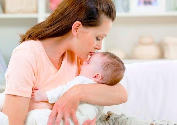تاثیر خوردن دلستر در افزایش شیر مادر