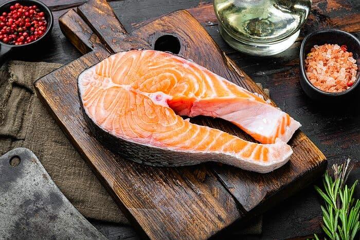علامت اصلی خراب شدن ماهی سالمون