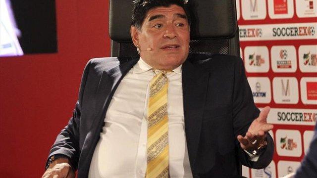 مارادونا: اصرار برای بازگشت مسی بی‌فایده است