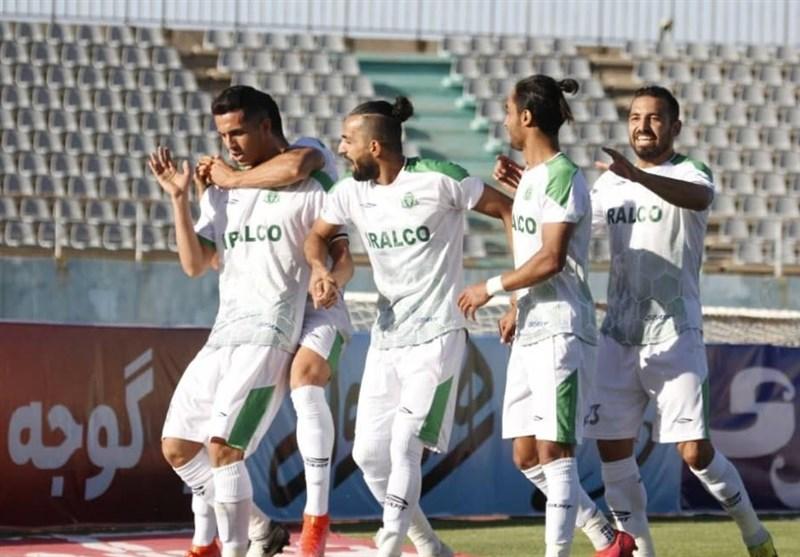  جام حذفی فوتبال| صعود آلومینیوم با حذف تراکتور ۱۰ نفره در روز اخراج منصوریان و خطیبی 