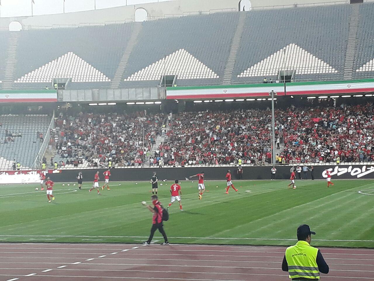 چرا خانواده‌ها نتوانستند بازی ایران را در ورزشگاه آزادی ببینند؟